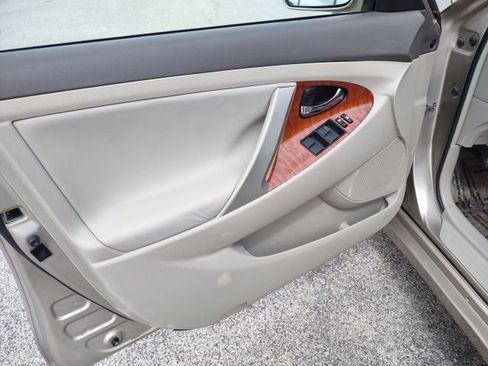 Used 2009 Toyota Camry FWD image 10
