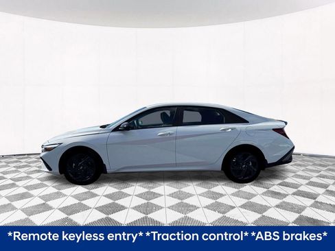 Used 2026 Hyundai Elantra Sport FWD image 5