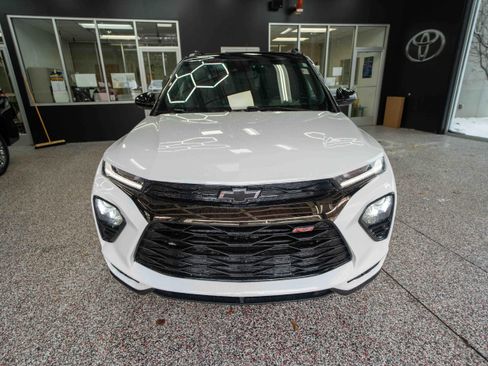 Used 2022 Chevrolet TrailBlazer RS w/ Sun and Liftgate Package image 6