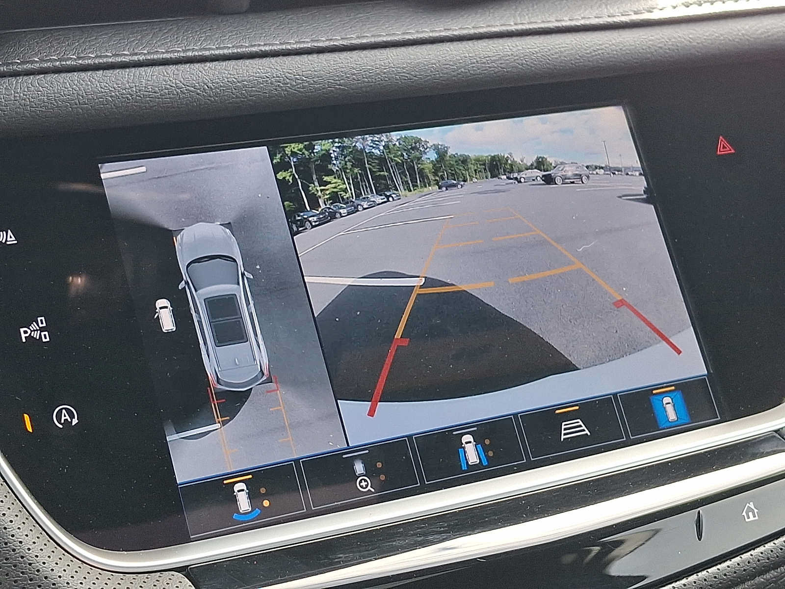 Certified 2025 Cadillac XT5 Sportv w/ Technology Package AWD/4WD image 19