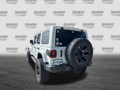 Used 2019 Jeep Wrangler Unlimited Sahara AWD/4WD image 7