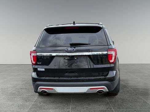 Used 2017 Ford Explorer XLT FWD image 5