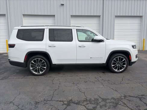 Used 2022 Jeep Wagoneer Series III w/ Premium Group I image 8