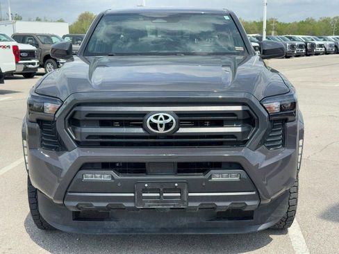 Used 2024 Toyota Tacoma SR5 AWD/4WD image 9