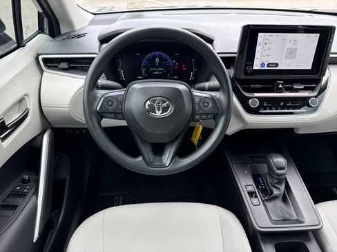 Used 2026 Toyota Corolla Cross L AWD/4WD image 14
