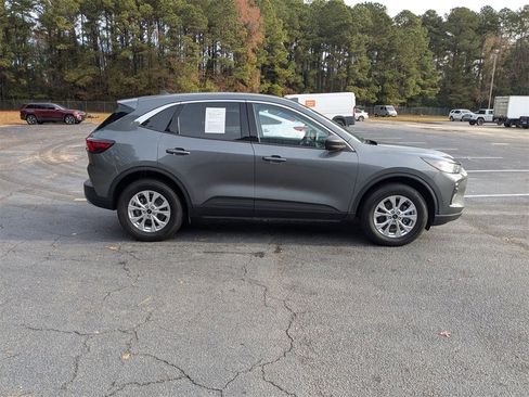 Used 2023 Ford Escape Active image 2