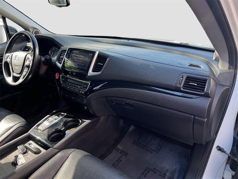 Used 2018 Honda Pilot Touring image 33
