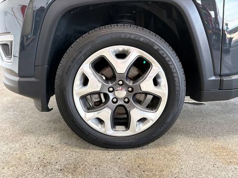 Used 2018 Jeep Compass Limited w/ Navigation Group AWD/4WD image 25