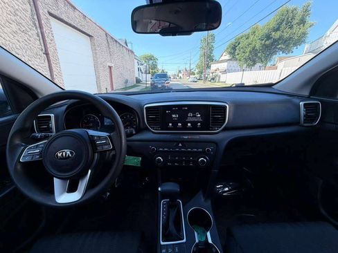 Used 2022 Kia Sportage LX AWD/4WD image 24