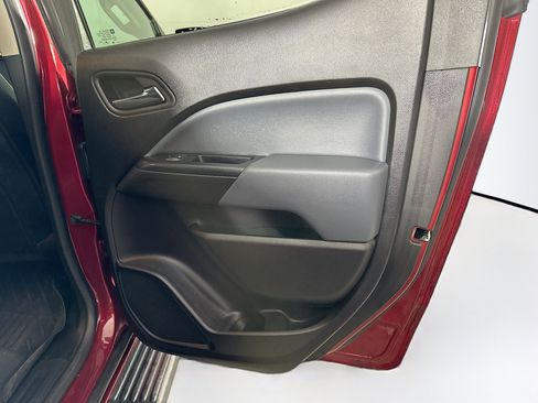 Used 2019 Chevrolet Colorado Z71 AWD/4WD image 28