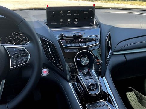 Used 2024 Acura RDX SH-AWD image 10