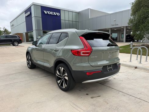 Certified 2023 Volvo XC40 B4 Plus w/ Driver Assist Package FWD image 4