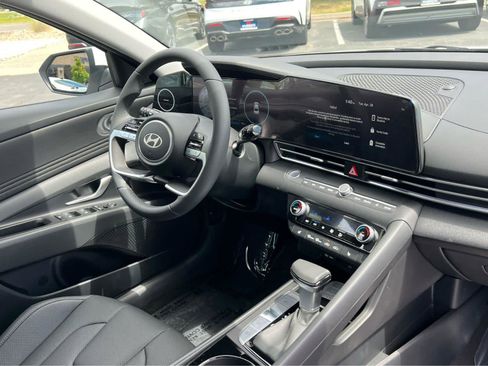 New 2026 Hyundai Elantra Limited FWD image 20