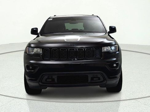 Used 2018 Jeep Grand Cherokee Laredo AWD/4WD image 2