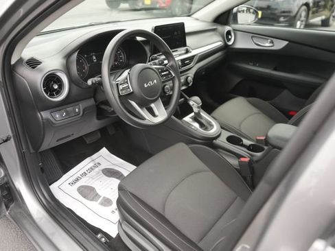 Used 2024 Kia Forte LXS w/ LXS Technology Package FWD image 8