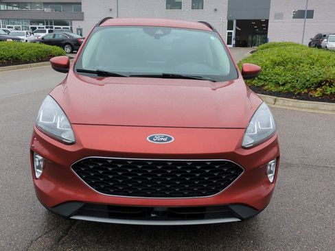 Used 2020 Ford Escape SEL image 3