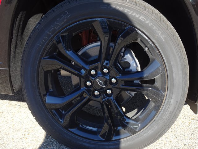 New 2027 Chevrolet Traverse RS w/ LPO, Floor Liner Package FWD image 14