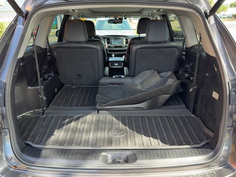 Used 2016 Toyota Highlander Limited Platinum image 15