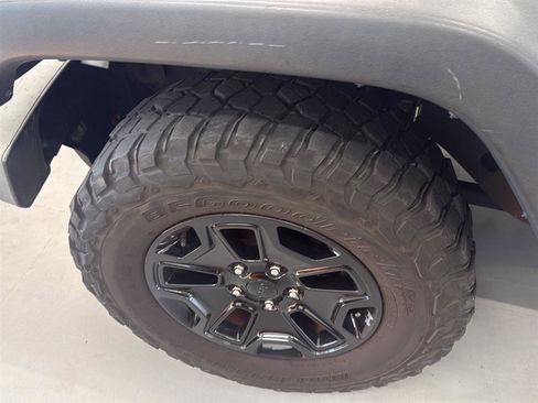 Used 2015 Jeep Wrangler Sport image 11