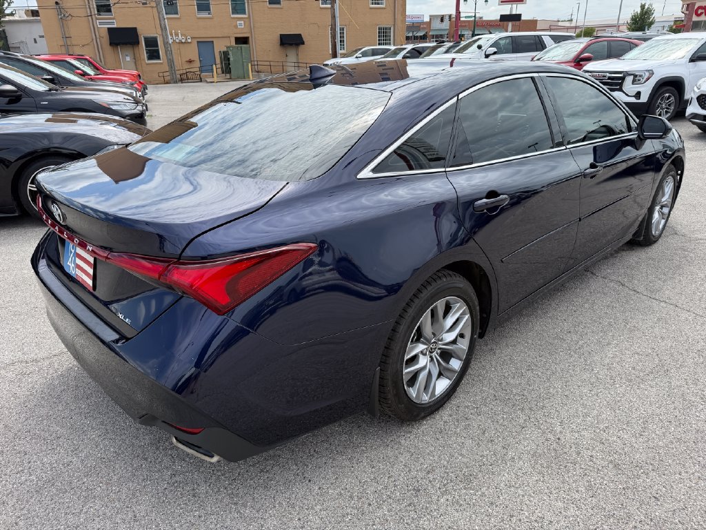 Used 2022 Toyota Avalon XLE FWD image 6