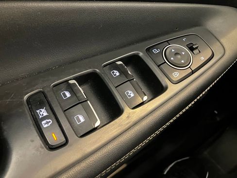 Used 2019 Hyundai Santa Fe Limited FWD image 17