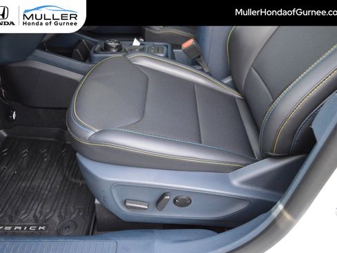 Used 2025 Ford Maverick Lobo image 12