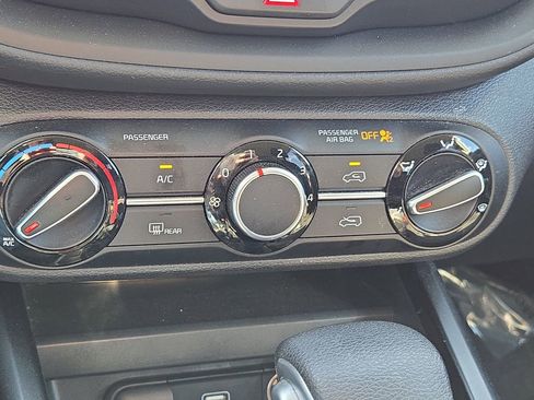 Certified 2020 Kia Soul S image 24