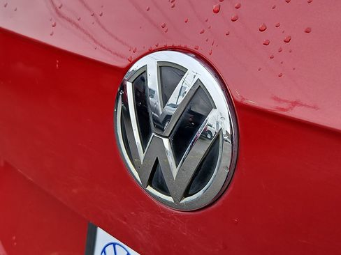 Used 2018 Volkswagen Tiguan SE image 27