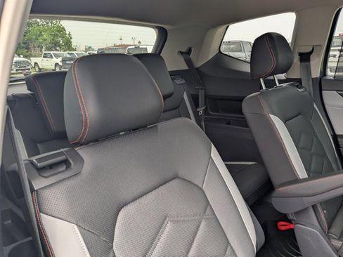 Used 2026 Volkswagen Atlas Peak Edition AWD/4WD image 19