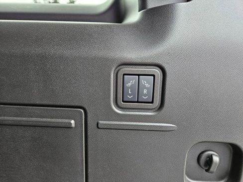 Used 2025 GMC Hummer EV 3X w/ LPO, Sport Package AWD/4WD image 13