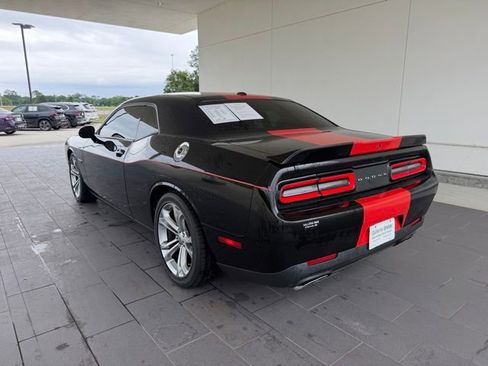 Used 2022 Dodge Challenger R/T RWD image 8