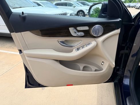 Used 2016 Mercedes-Benz GLC 300 image 11
