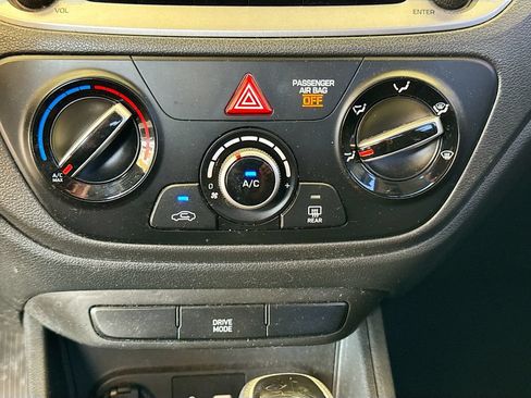 Used 2022 Hyundai Accent SE FWD image 18