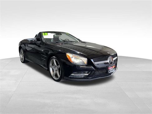Used 2013 Mercedes-Benz SL 550 w/ Premium Pkg image 3