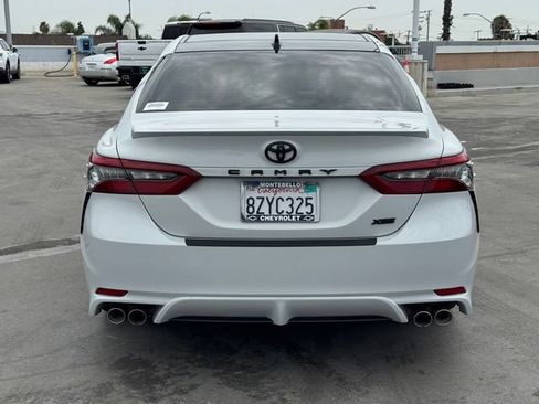 Used 2022 Toyota Camry XSE FWD image 3