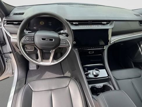 New 2026 Jeep Grand Cherokee Limited AWD/4WD image 15