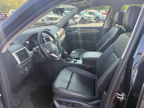 Used 2021 Volkswagen Atlas SE w/ Towing Package AWD/4WD image 17