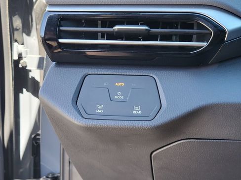 Used 2024 Volkswagen ID.4 2WD image 10