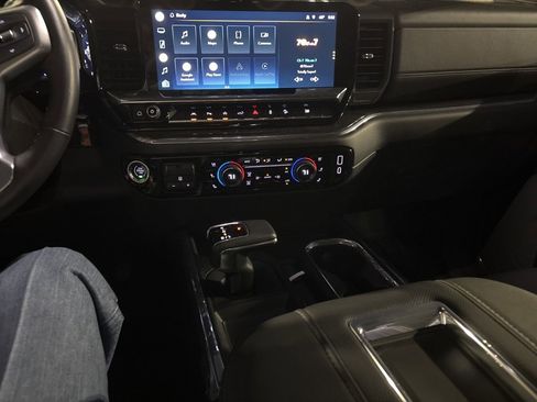 Used 2022 Chevrolet Silverado 1500 LTZ image 17