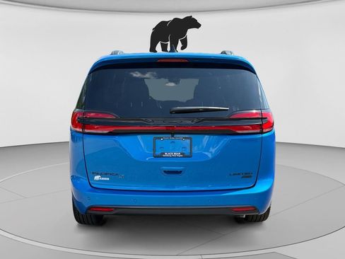 New 2027 Chrysler Pacifica Limited w/ S Appearance Package AWD/4WD image 4