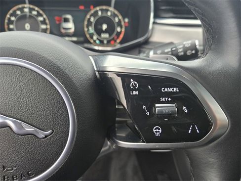 Used 2024 Jaguar F-PACE R-Dynamic S image 25