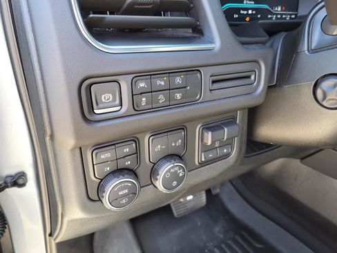 Used 2024 Chevrolet Tahoe Z71 w/ Z71 Off-Road Package image 18