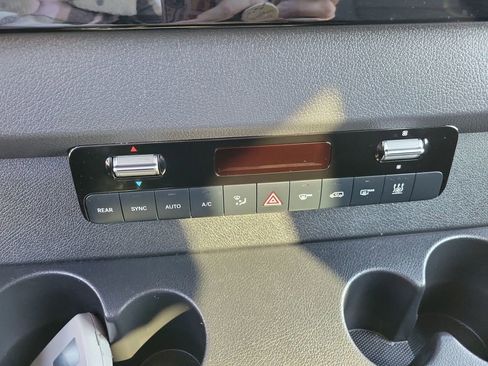 Used 2025 Mercedes-Benz Sprinter 2500 image 43