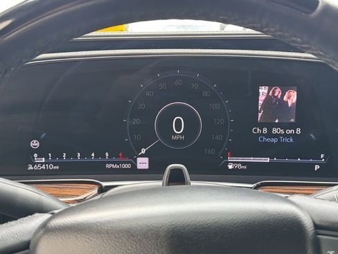 Used 2023 Cadillac Escalade Premium Luxury RWD image 18