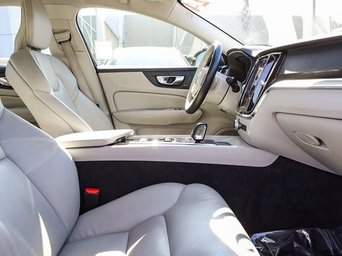 Used 2024 Volvo S60 B5 Plus image 16