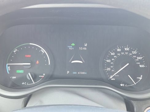 Used 2024 Toyota Sienna LE FWD image 31