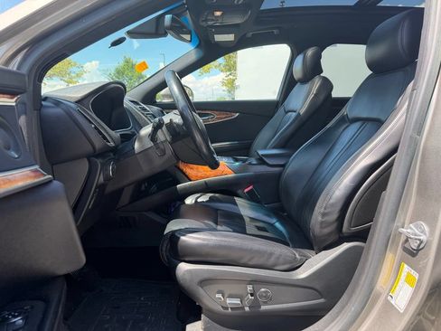 Used 2016 Lincoln MKX Reserve w/ Technology Package AWD/4WD image 12