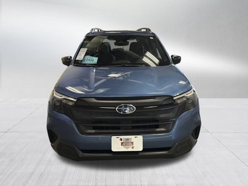 Used 2025 Subaru Forester image 2