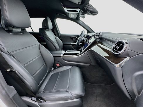 Used 2025 Mercedes-Benz GLC 300 image 19