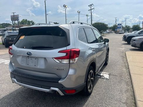 Used 2023 Subaru Forester Touring AWD/4WD image 4